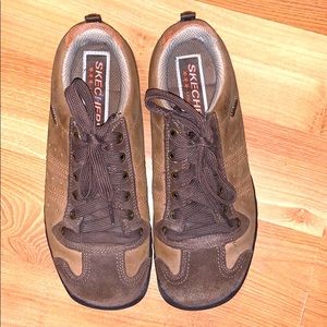Skechers tan suede sneakers size 6.5 VGUC